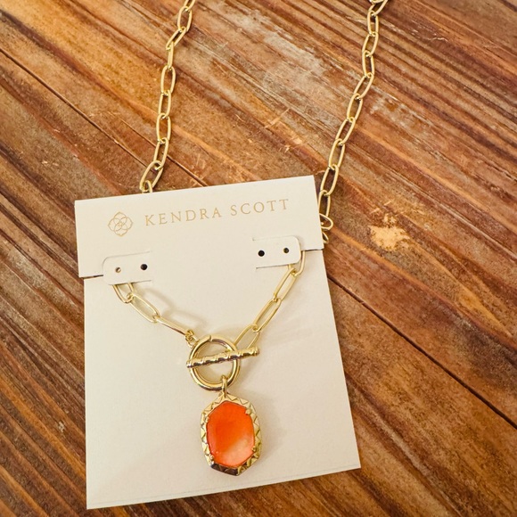 Kendra Scott Daphne Gold Link and Chain Necklace Coral Mother-of-Pearl NWT - Picture 6 of 9